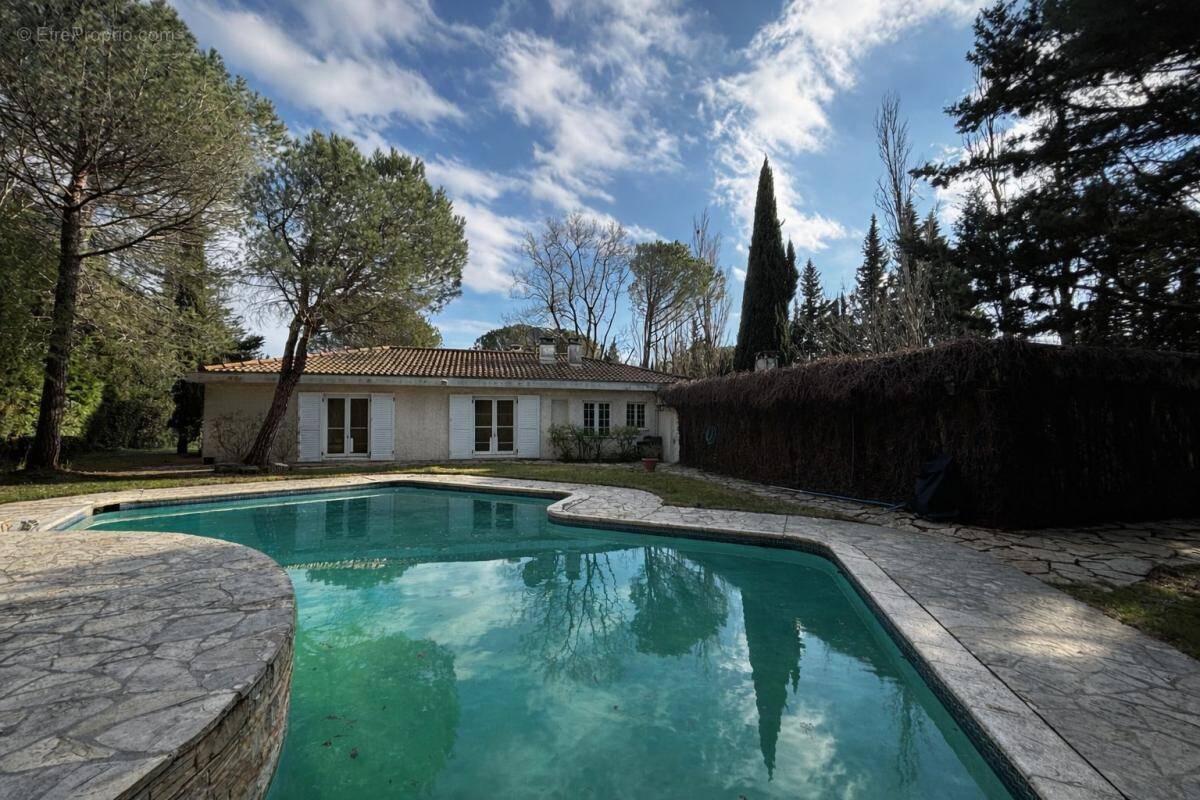 Maison à VILLEMOUSTAUSSOU