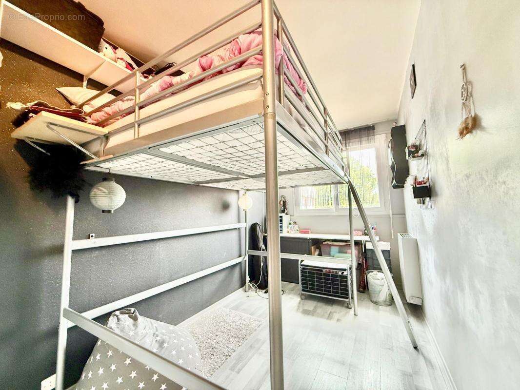 Appartement à SAVIGNY-LE-TEMPLE