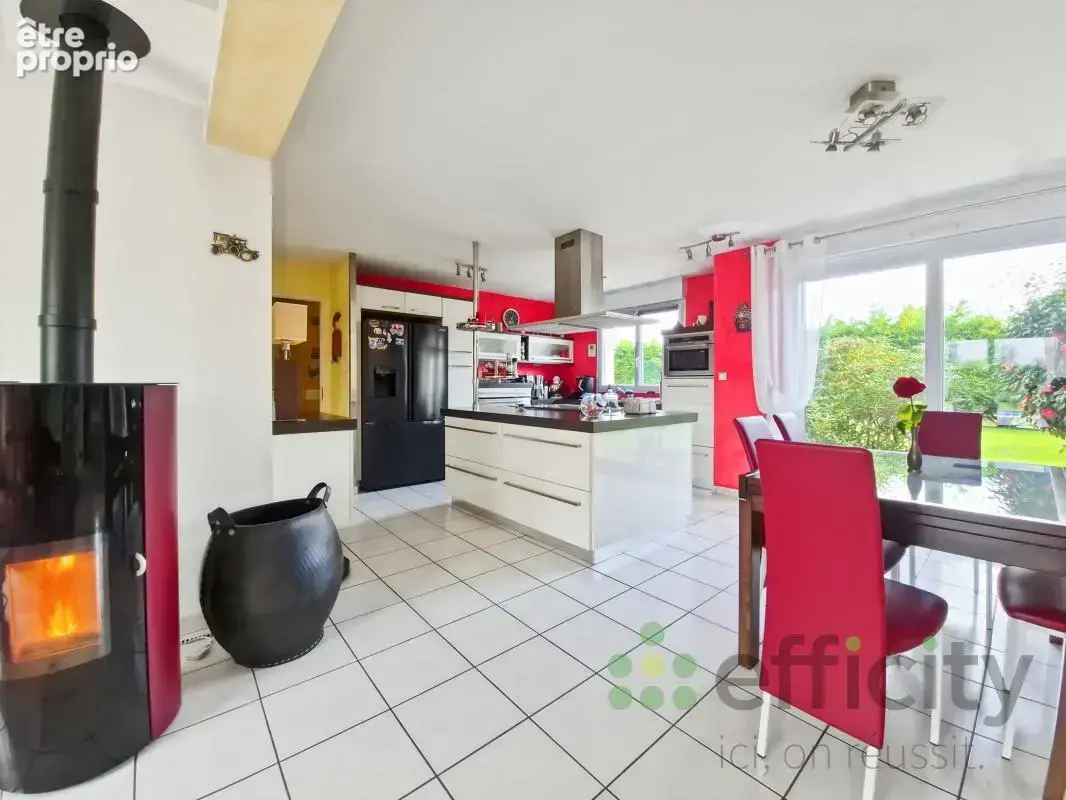 Maison 10 pièces 287 m² à vendre à Guecelard (72230) - photo 5