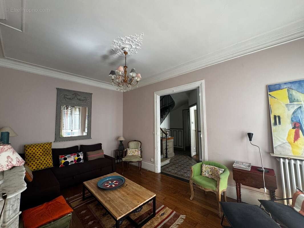 Maison à FONTAINEBLEAU