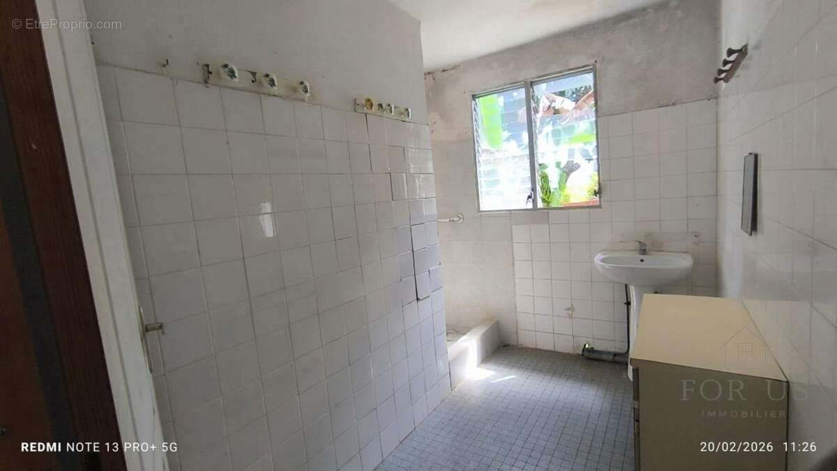 A VENDRE : maison T5 + T2 sur un terrain de 2000 m² - photo 8