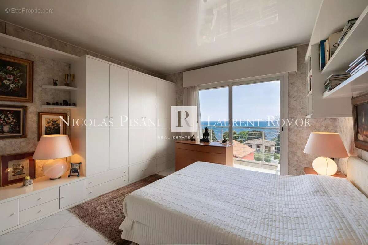 Appartement à EZE
