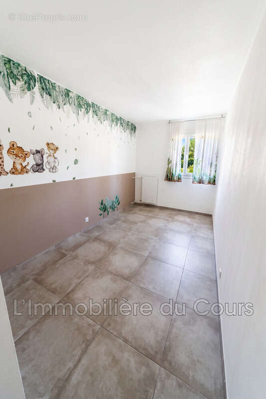 Appartement 97 m² à Martigues  - photo 4