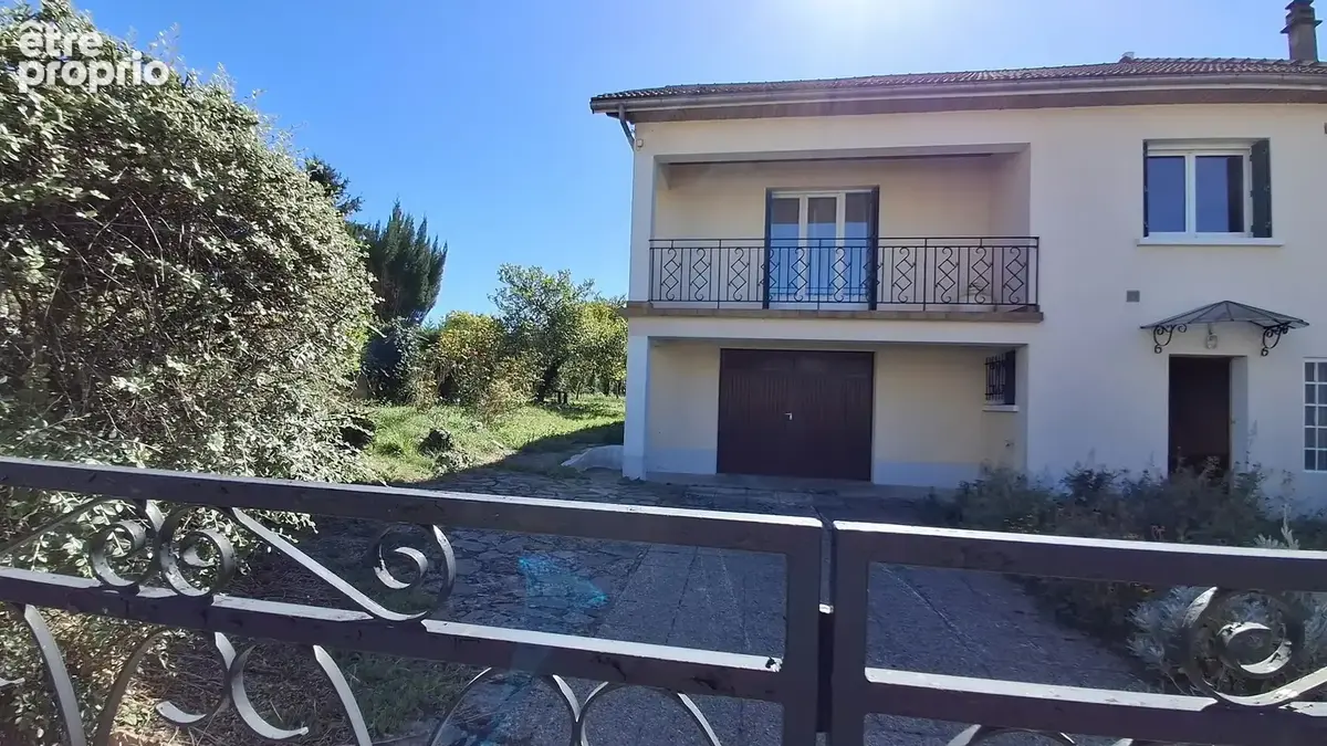Photo Maison à Saint-Yorre au prix de 169 000€