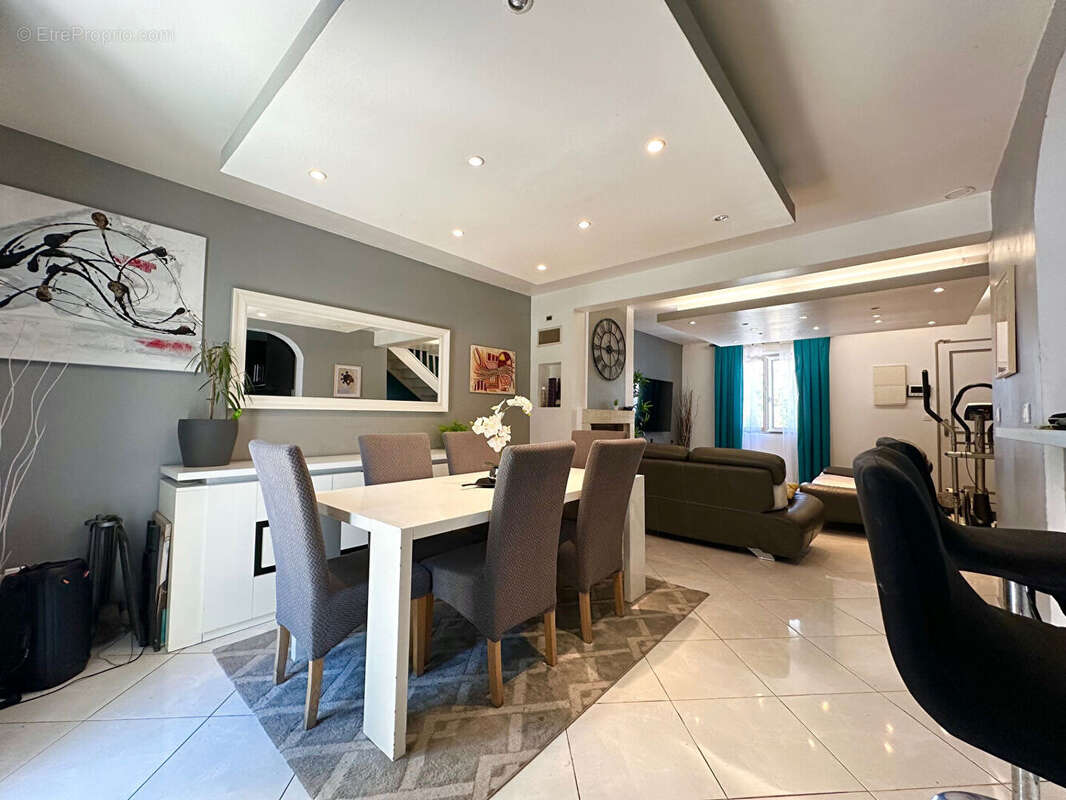 Maison à CORBEIL-ESSONNES