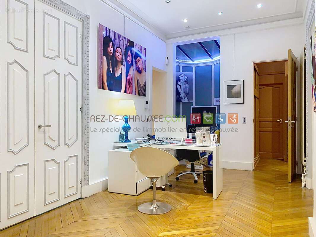 Commerce à PARIS-16E