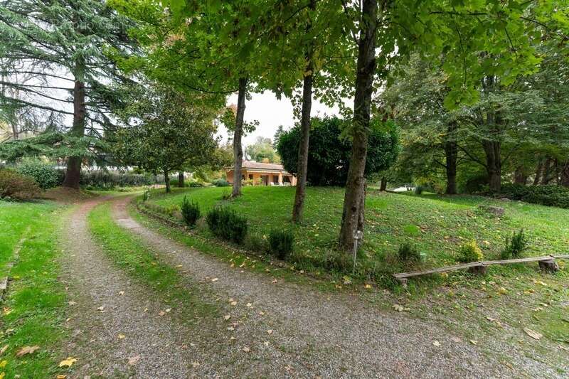 Maison à SAINT-CYR-AU-MONT-D&#039;OR