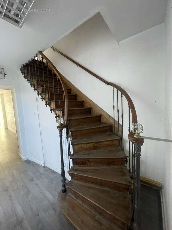 Commerce à AVESNES-LE-COMTE