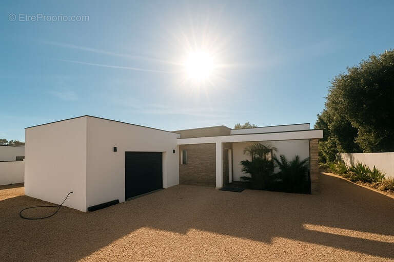 Maison à PUGET-SUR-ARGENS