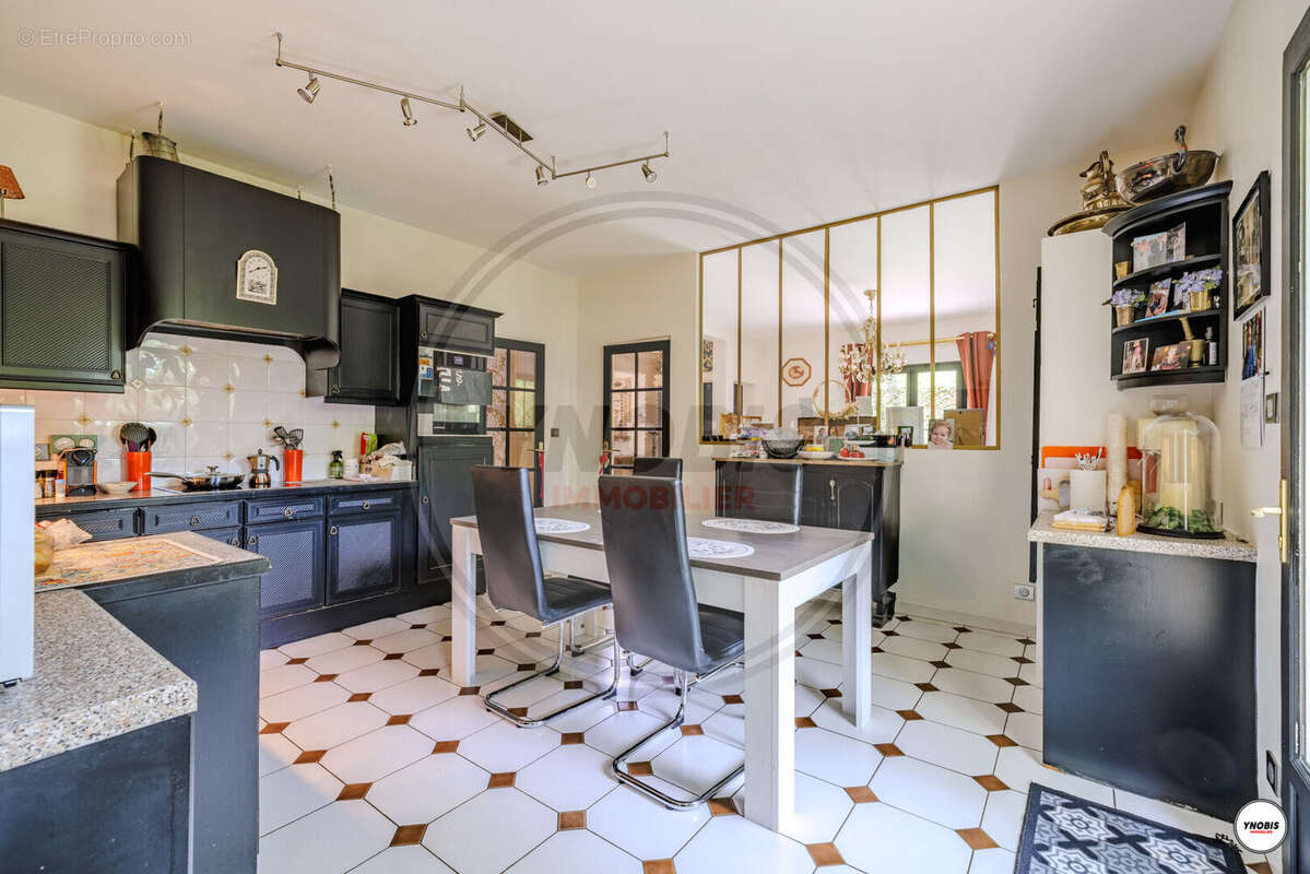 Maison à VERNEUIL-SUR-SEINE