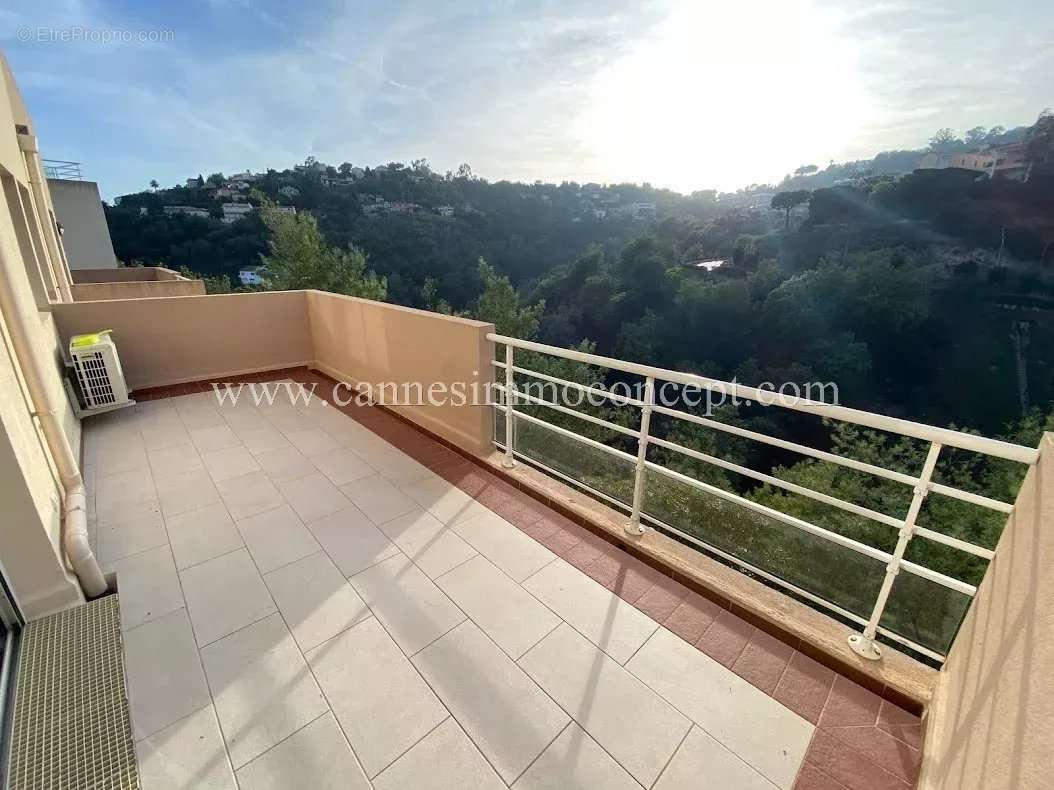 Appartement à MANDELIEU-LA-NAPOULE