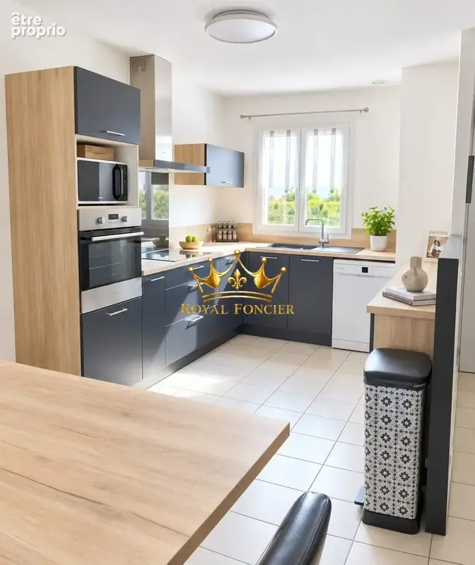 Cuisine ouverte sur espace de vie 