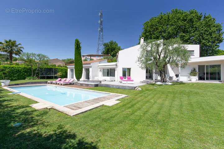 Mougins - Villa contemporaine 6 pièces - photo 14