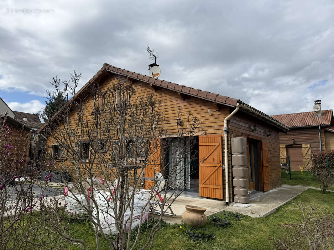 Maison à CUNLHAT