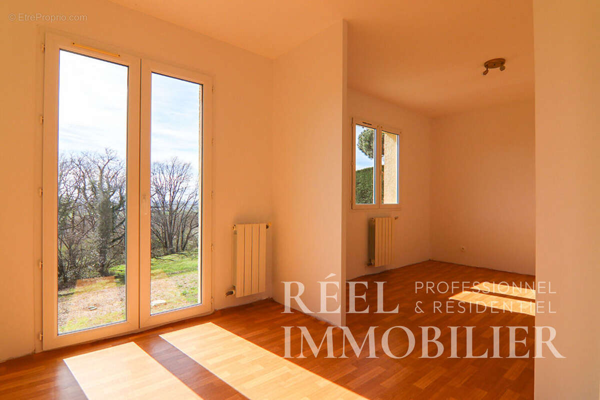 Maison de plain-pied de 104 m2 avec sous sol total - photo 8