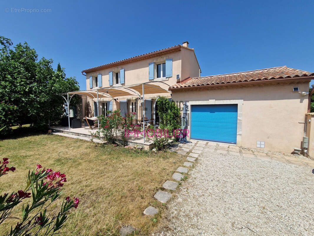 Maison à L'ISLE-SUR-LA-SORGUE