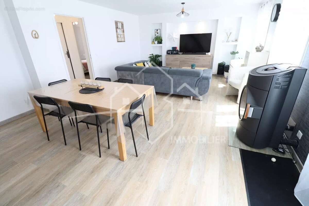 Maison à LENS-LESTANG