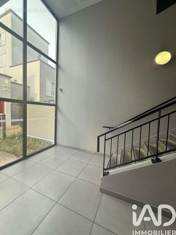 Appartement 74 m² à Stains  - photo 7