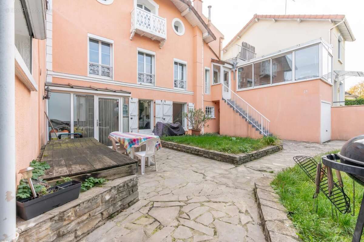 Appartement à LE PERREUX-SUR-MARNE