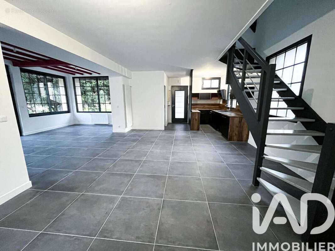 Photo 3 - Maison à MANTES-LA-VILLE