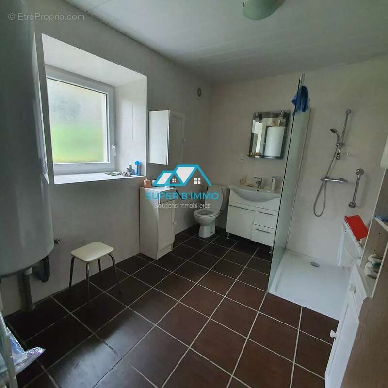 Maison à MAZEYRAT-D&#039;ALLIER