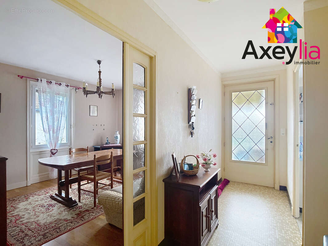 Maison à POUILLY-LES-NONAINS