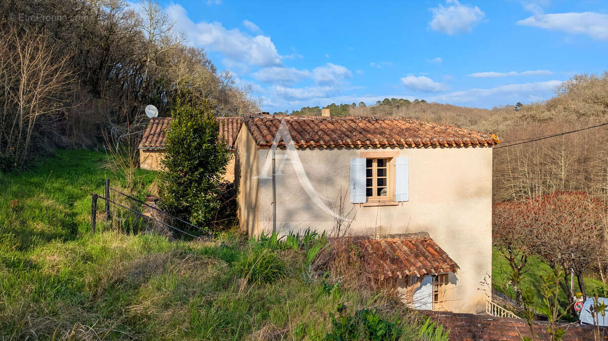 Maison à BLANQUEFORT-SUR-BRIOLANCE