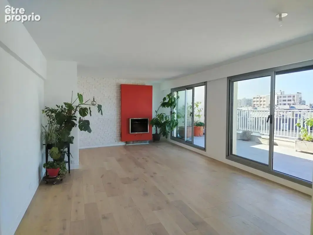 Rare ! Dernier étage avec terrasse ! - photo 3