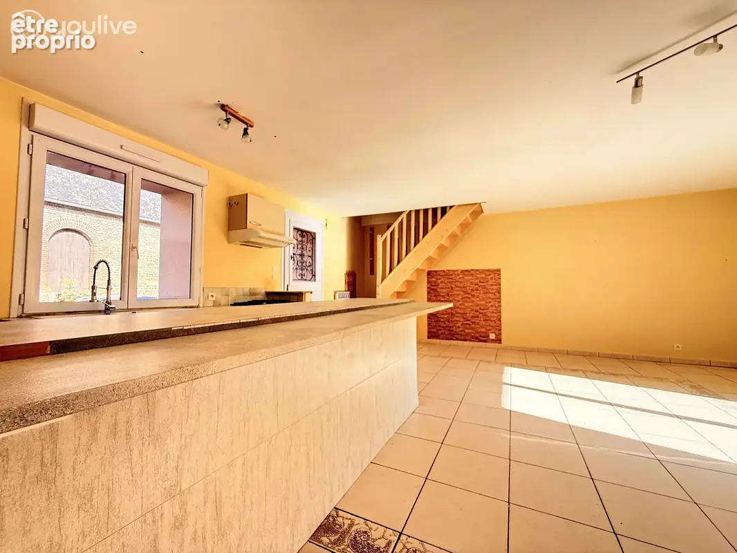 Maison à rafraîchir avec garage, grenier et fibre — Saint-Laurent-en-Caux — 147 000 € - photo 2