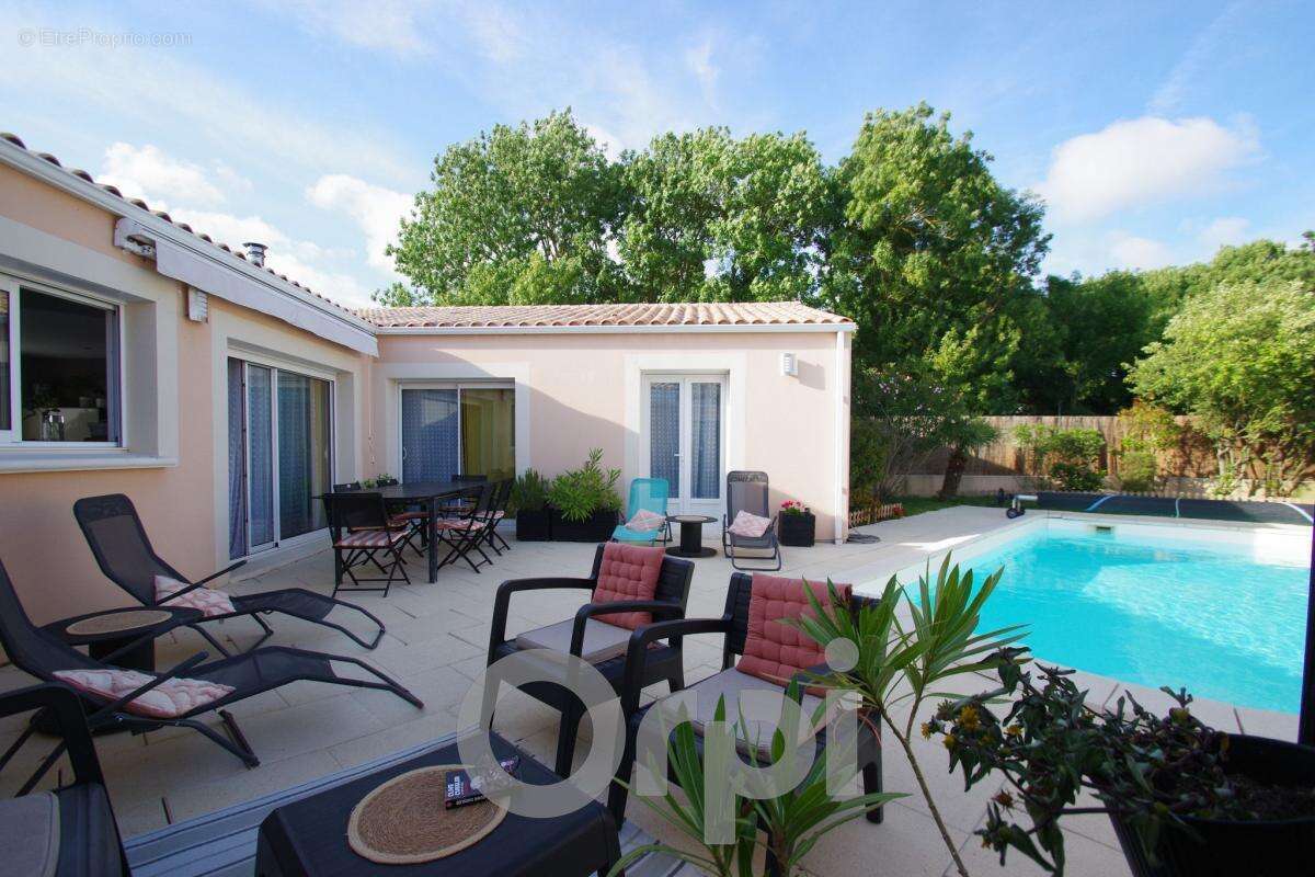 Maison à SAINT-ROGATIEN