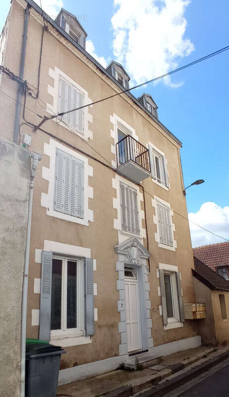 Vente immeuble de rapport defiscalisation centre ville montlucon - photo 2