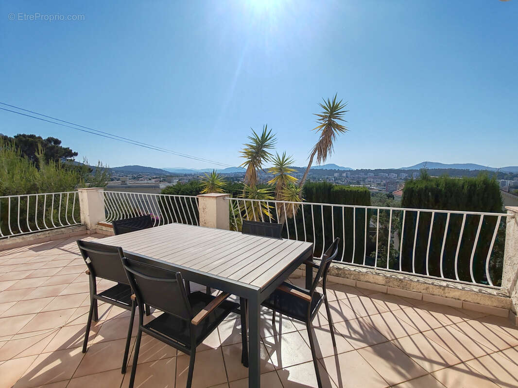 Villa avec vue panoramique proche du centre de La Valette - photo 3