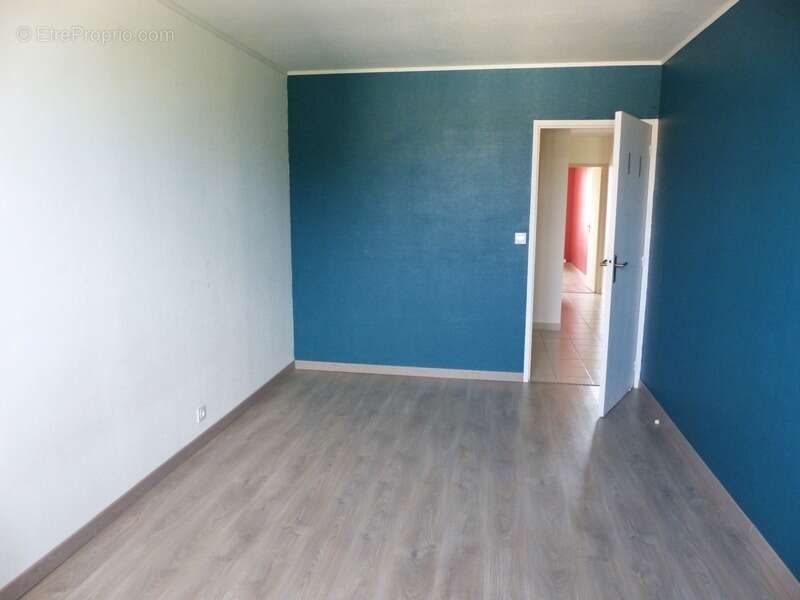 Appartement à NEUVILLE-LES-DAMES