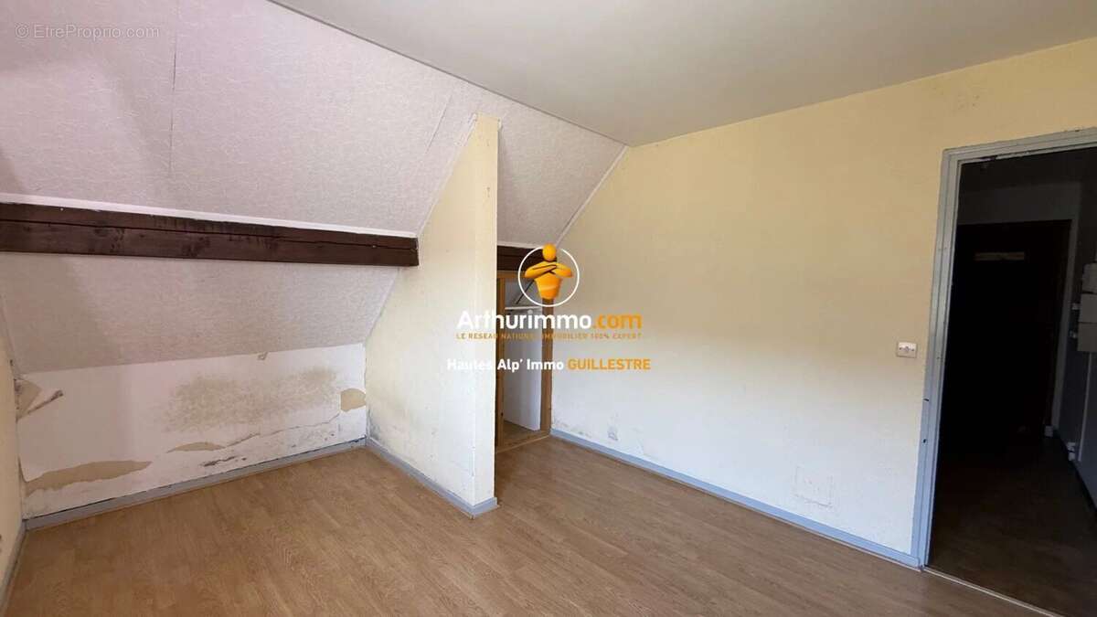 Appartement à SAINT-CREPIN