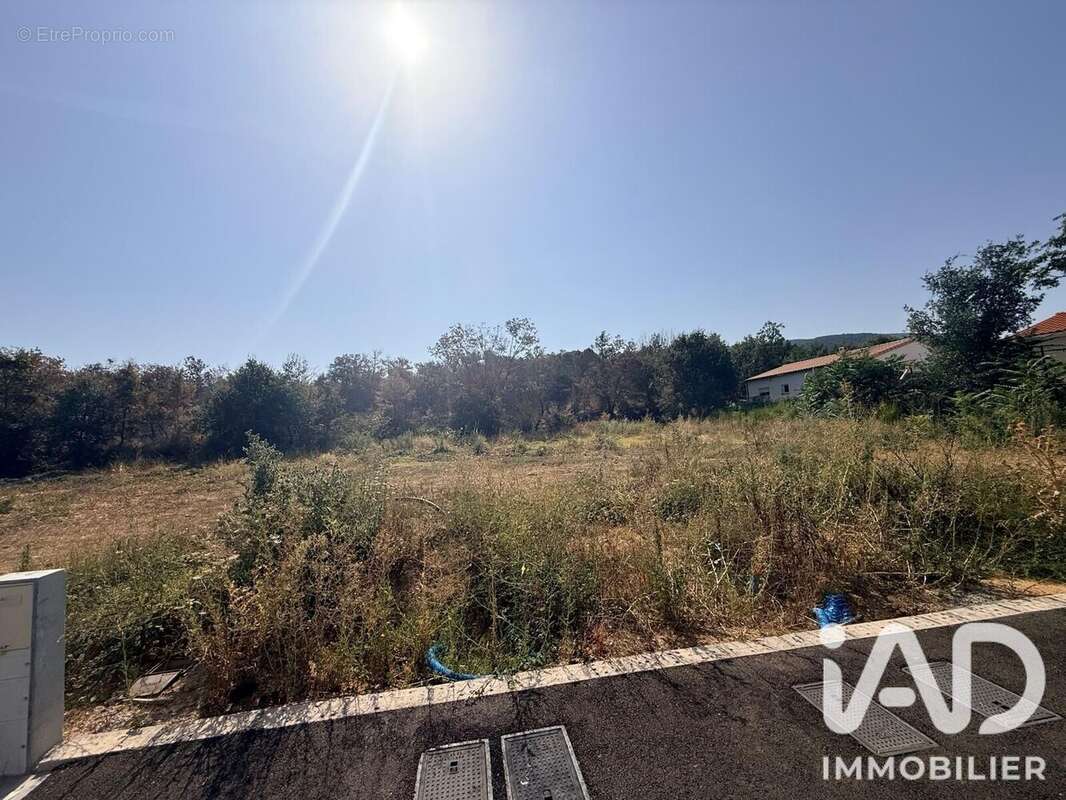 Terrain 562 m² à Rigarda  - photo 4
