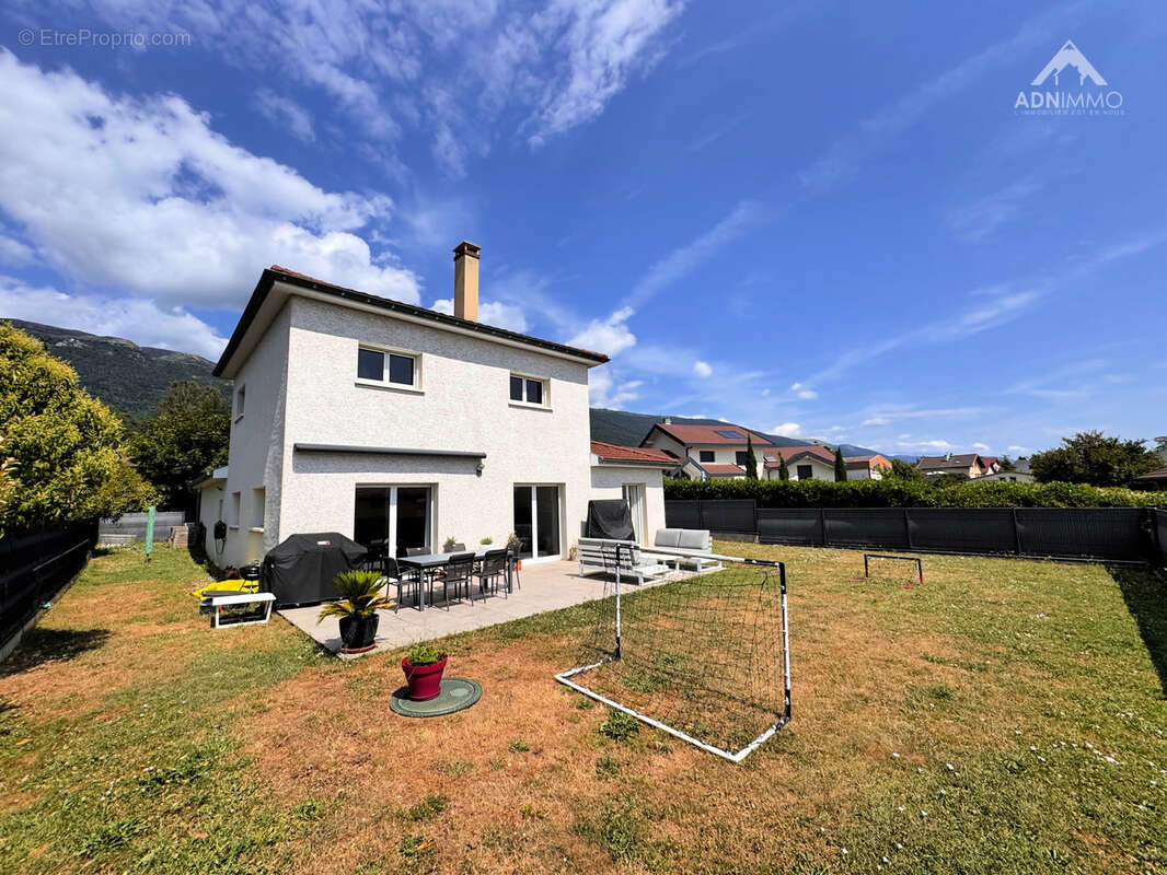 Maison à THOIRY