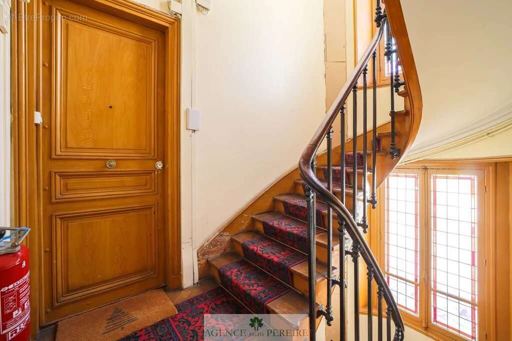 Appartement à PARIS-17E