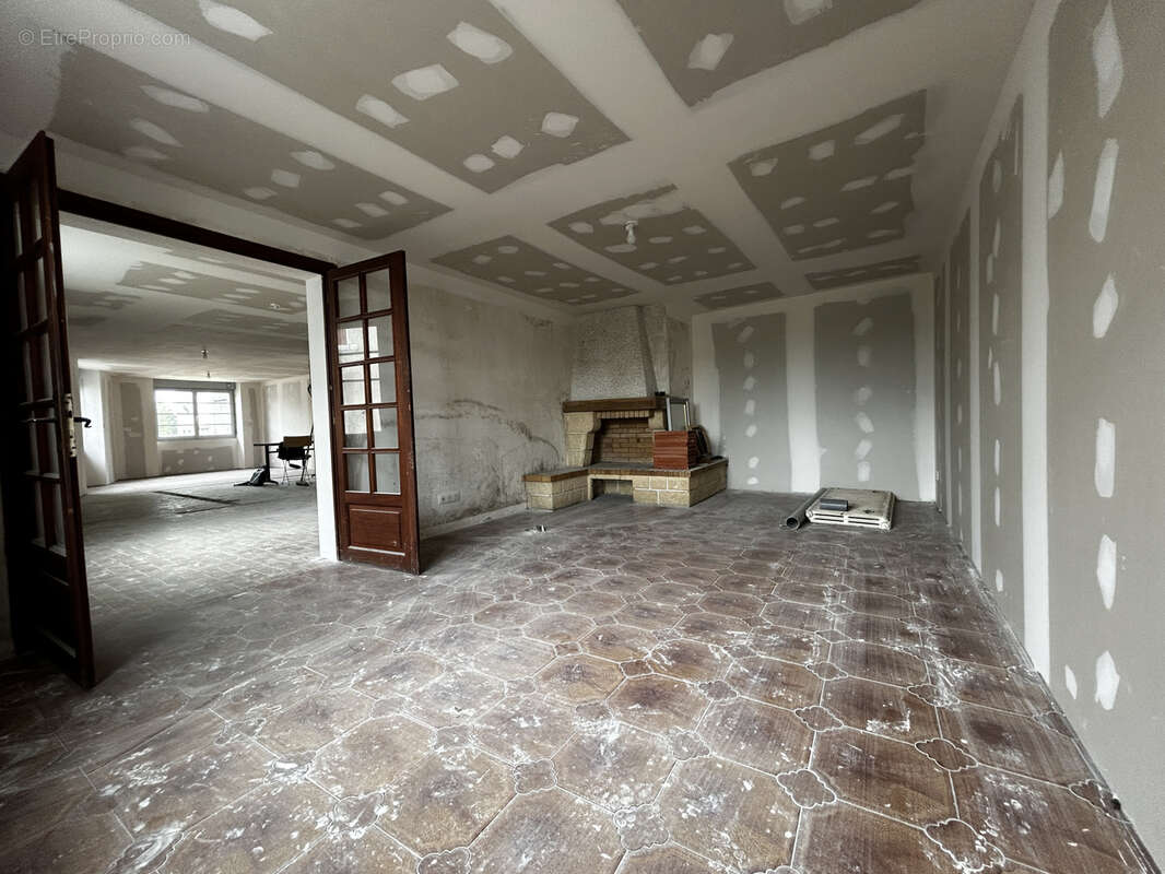 Maison à BAIGNES-SAINTE-RADEGONDE