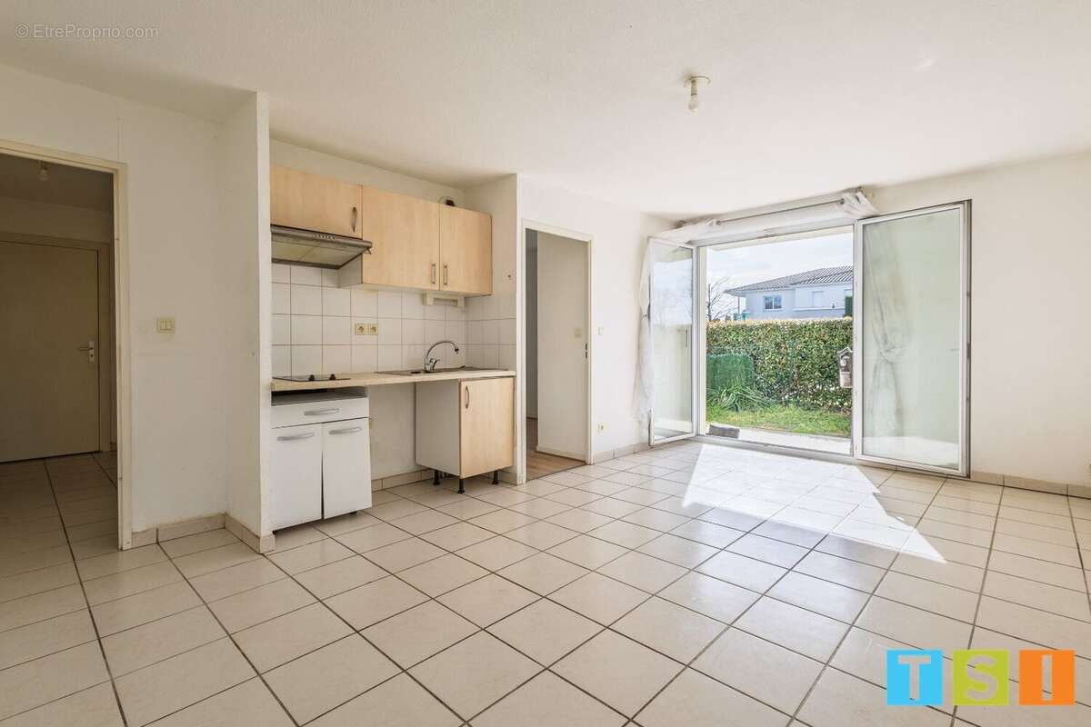 Appartement à CAZERES