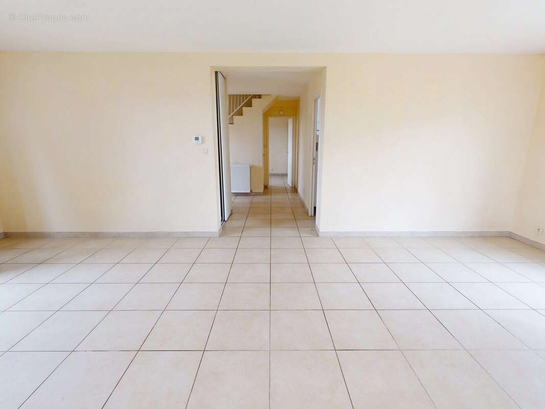PIECE DE VIE 31M2 - Maison à ROSIERES-PRES-TROYES