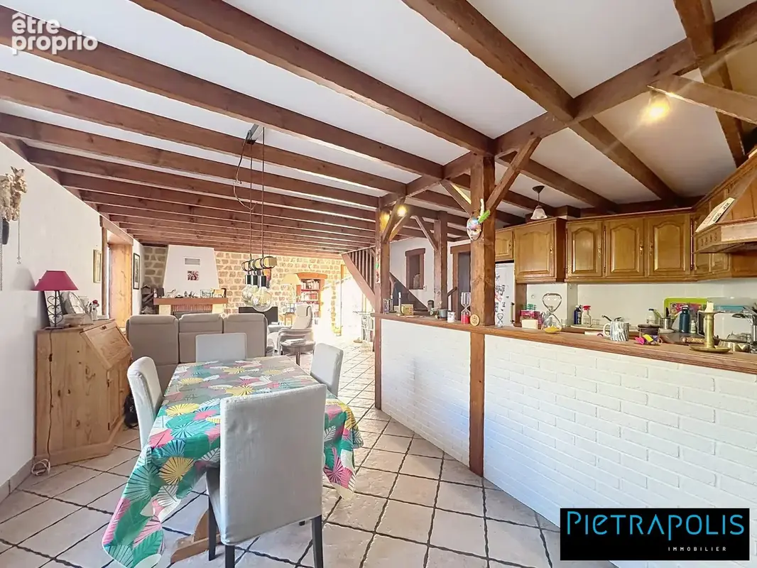 Maison 6 pièces 130 m² à vendre à Ouroux (69860) - photo 4