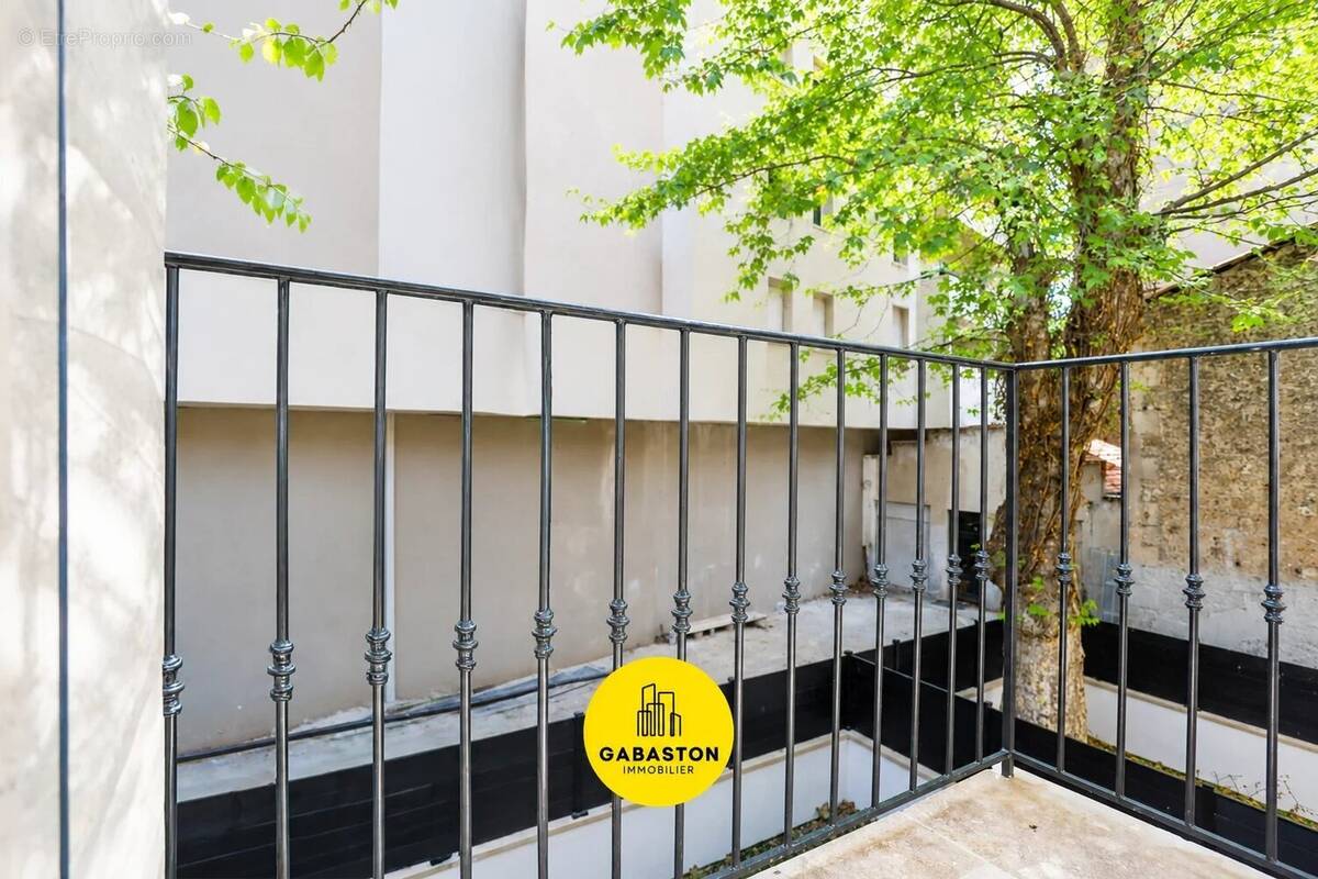 Appartement à MARSEILLE-4E