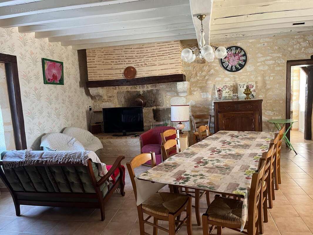 Maison 218 m² à Castillonnes  - photo 6
