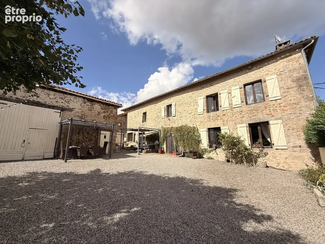 Photo Maison à Saint-Maurice-Des-Lions au prix de 299 600€