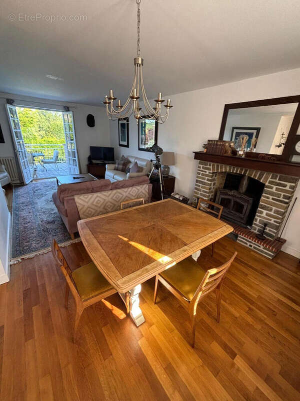 Living room - Maison à JUMILHAC-LE-GRAND