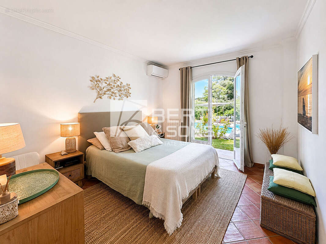 Mougins - villa de charme au coeur d'un domaine prive et securise - photo 7