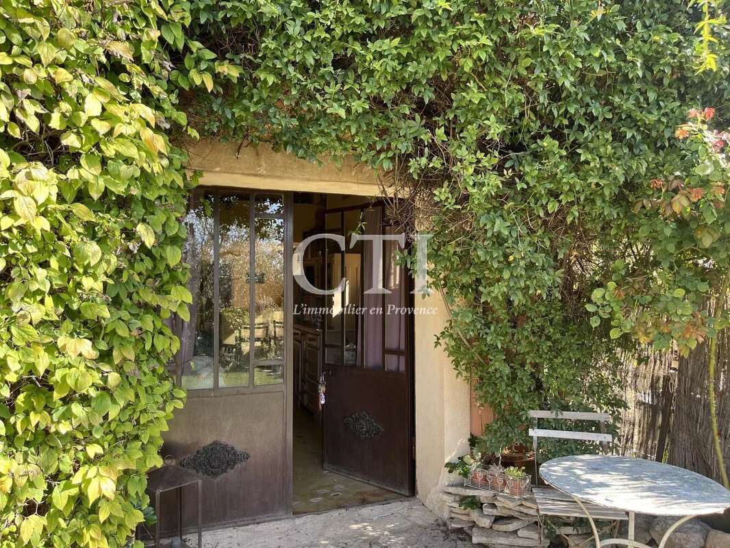 Maison à VAISON-LA-ROMAINE