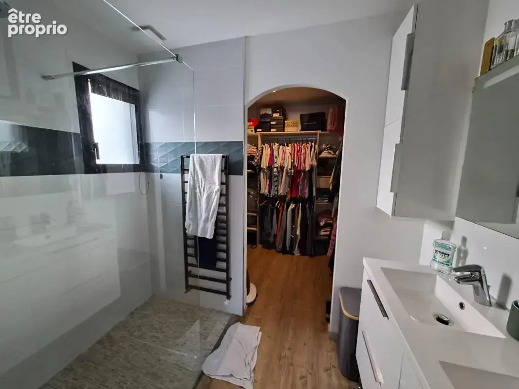 Superbe maison de plain pied  / 5 pièces 137 m2 sur terrain de 505 m² clos - photo 6