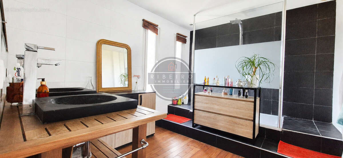 Maison d'exception à vendre au Grau d'Agde à 200 m des plages - photo 3