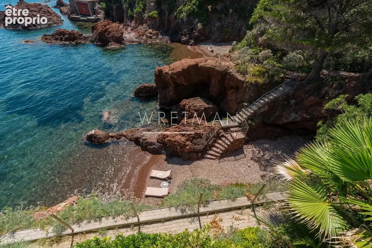 Vente par enchère privée : Domaine d'exception en bord de mer avec garage à bateau - photo 28